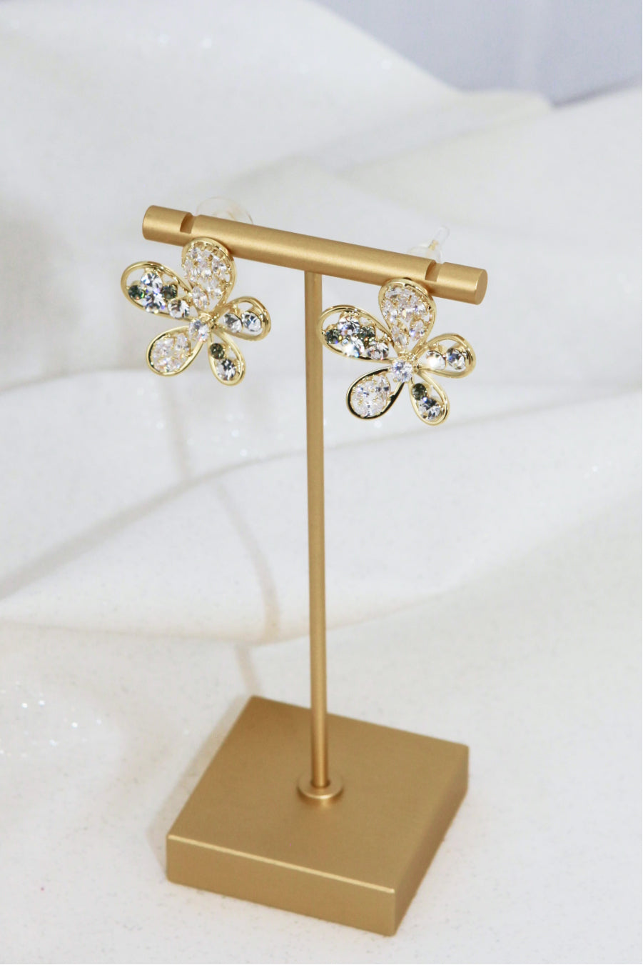 Flower Zirconia Stud Earrings - Scarvesnthangs