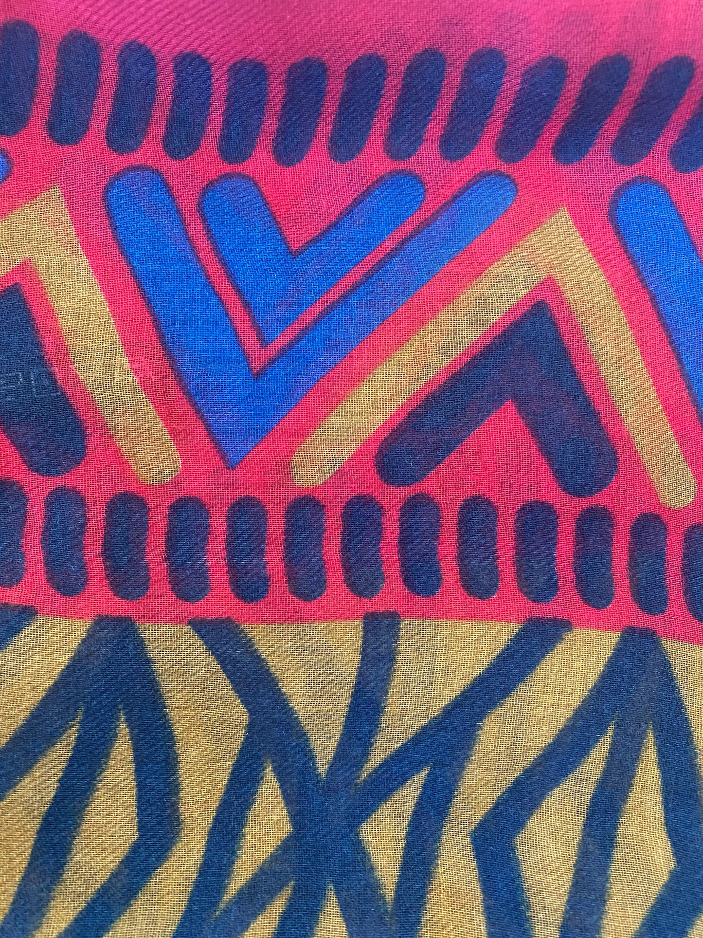 Purple Geometric Beach Sarong Wrap – Versatile Hawaiian Pareo Scarf for Women Lightweight Cover-Up for Swimwear, Vacations & Summer Outfits