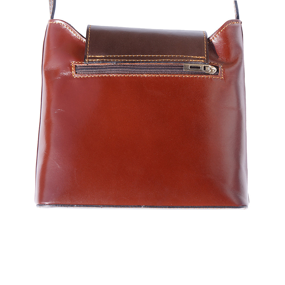 Leather shoulder bags, made by the skilled hands of our artisans - Scarvesnthangs