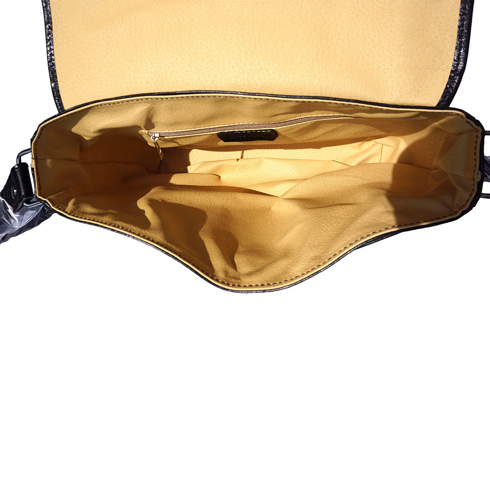 Christopher MM Messenger bag in cow leather - Scarvesnthangs