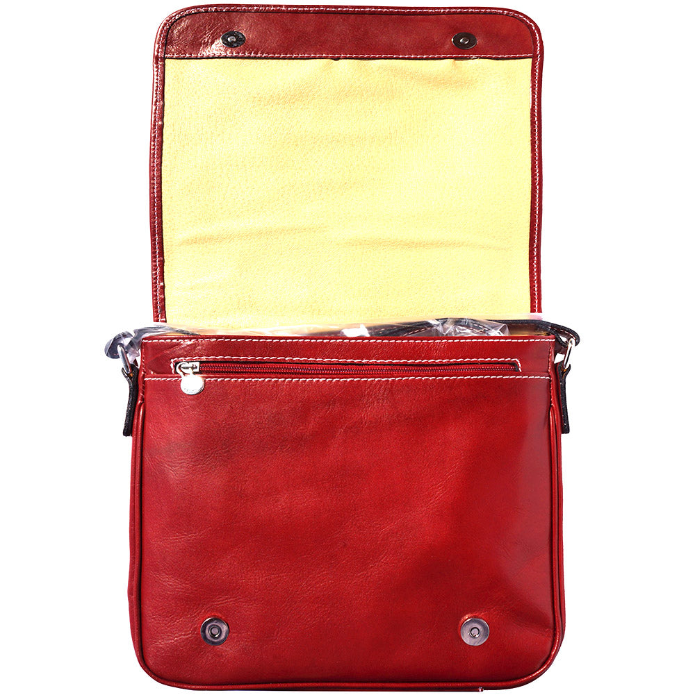 Christopher Messenger bag in cow leather - Scarvesnthangs