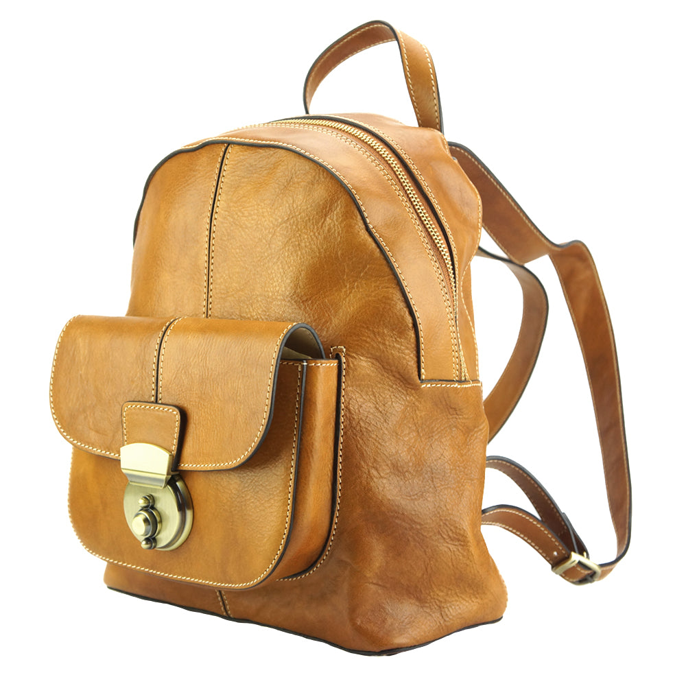 Discovery Backpack in cow leather - Scarvesnthangs