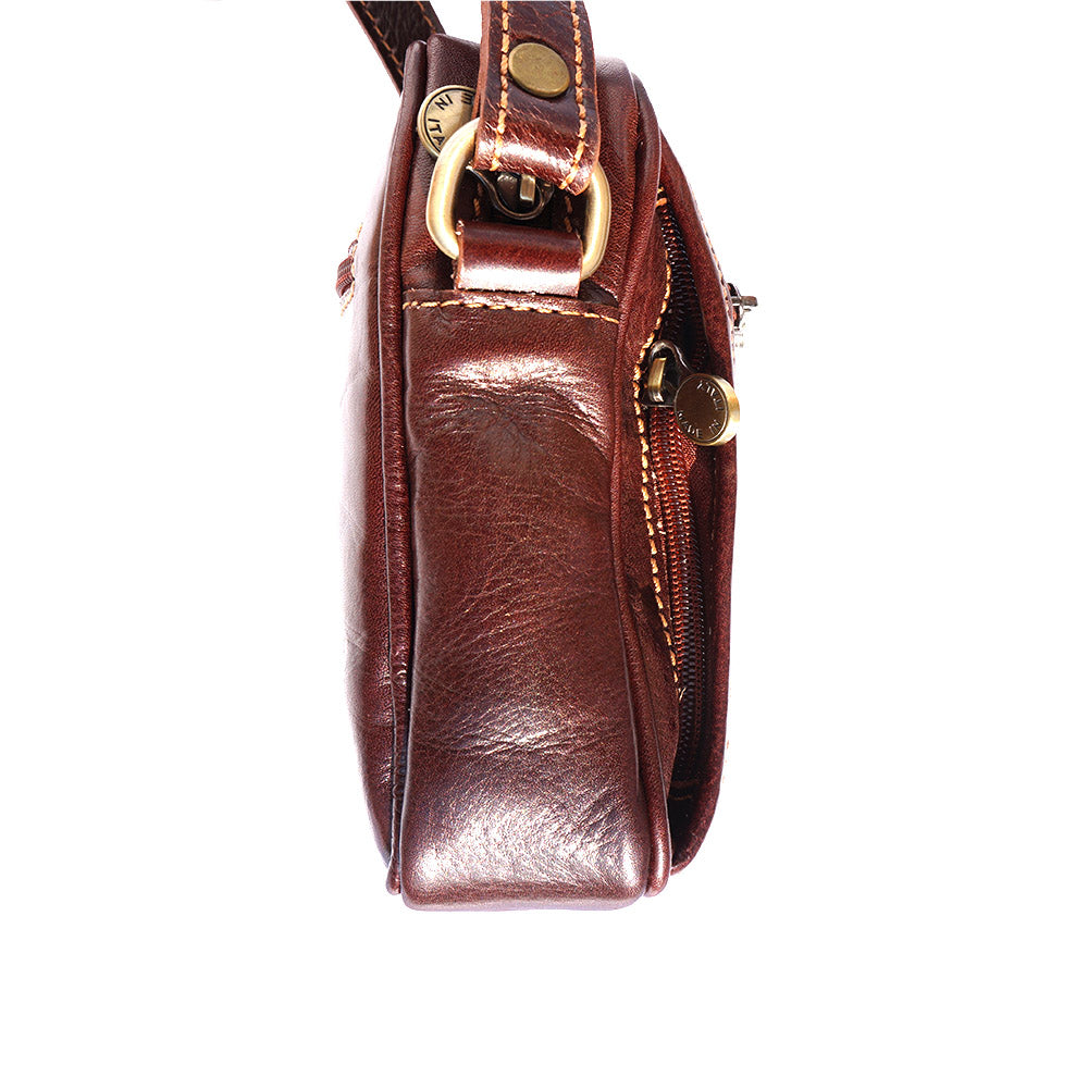 Small travel bag with shoulder strap in genuine cow leather - Scarvesnthangs