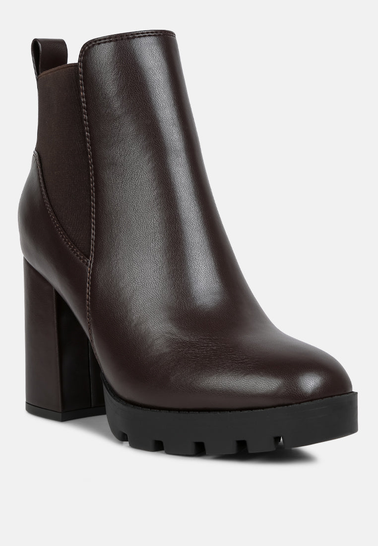 bolt block heeled chelsea boots-16